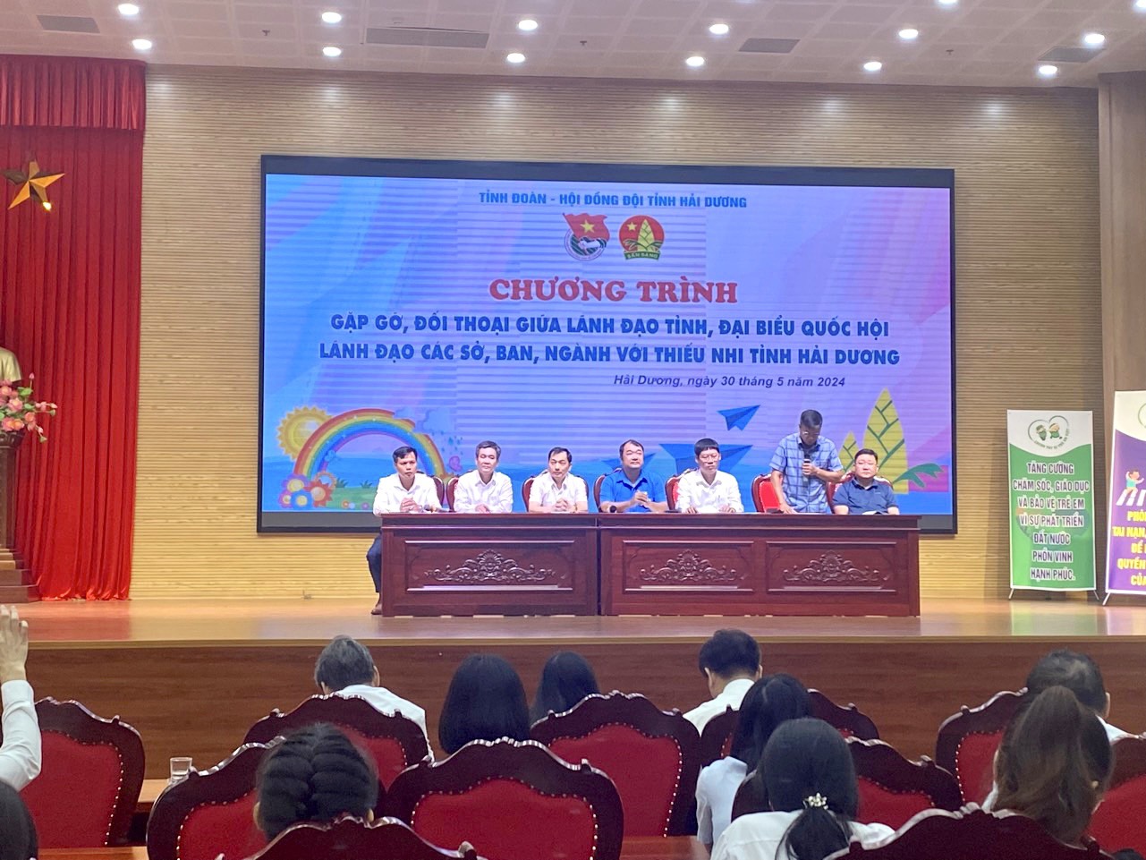 Đại biểu tham dự chương trình đối thoại